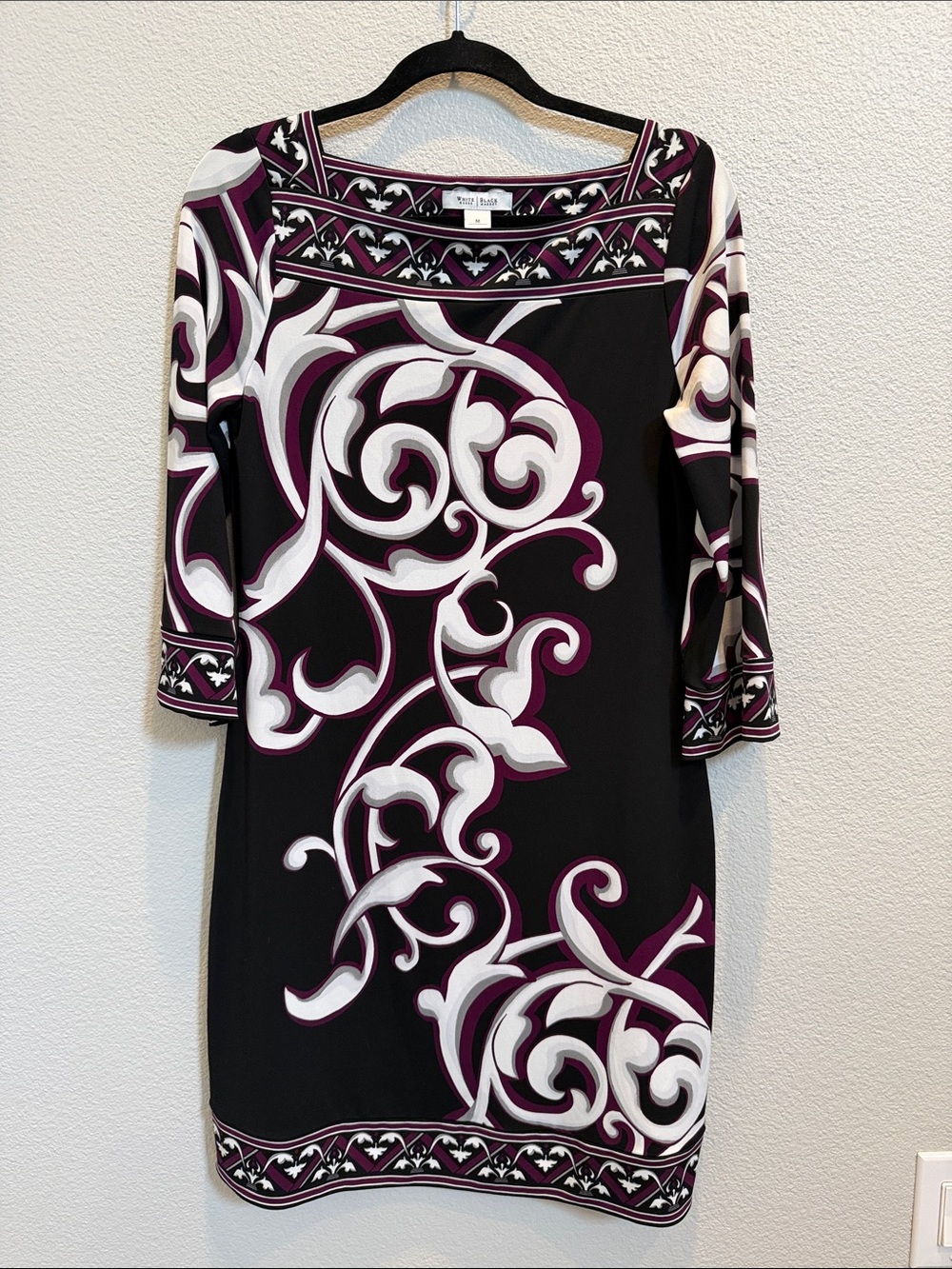 White House Black Market Womenโs White & Purple Scroll-Print Sheath Dress